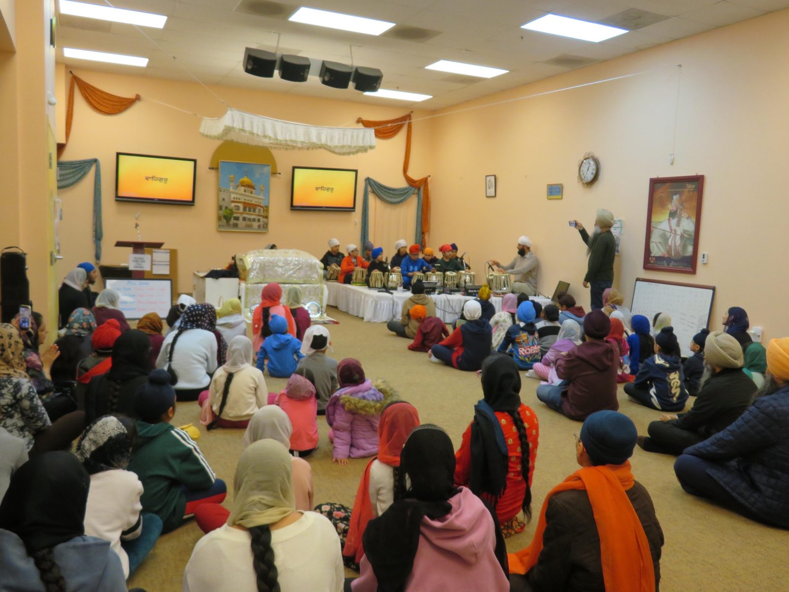 The GAISS community gathered in the hall